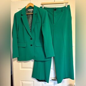 Simons Green Pantsuit